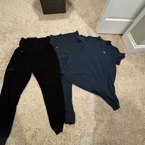Figs Black and Dark Gray/Navy Jogger and Top Set